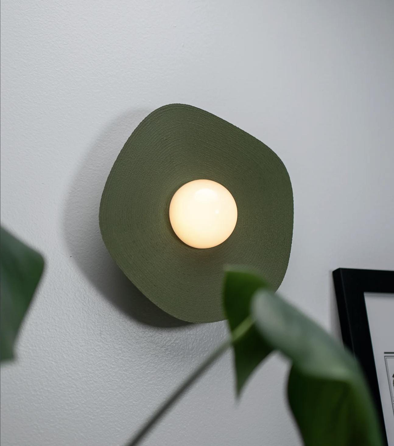 3D Printed Pearl Wall Light: Wireless Renter-Friendly Decor