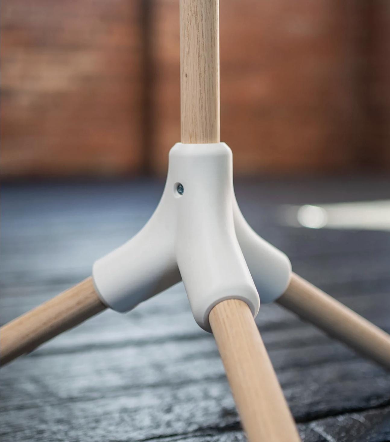 The Ira Rail Tripod Vertical Planter: Free-Standing System | Renter Friendly ( (Including Pine Dowel)