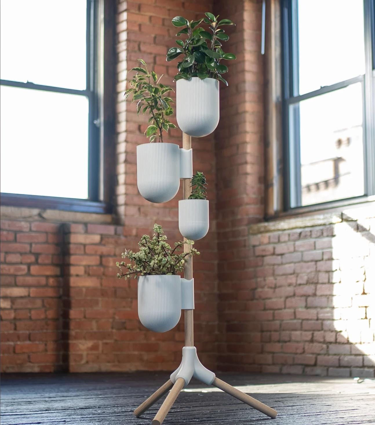 The Ira Rail Tripod Vertical Planter: Free-Standing System | Renter Friendly ( (Including Pine Dowel)