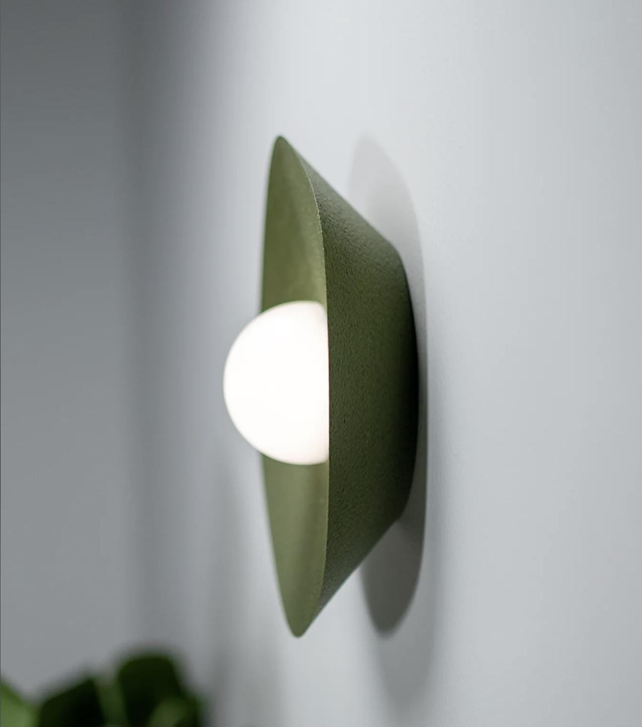 3D Printed Pearl Wall Light: Wireless Renter-Friendly Decor